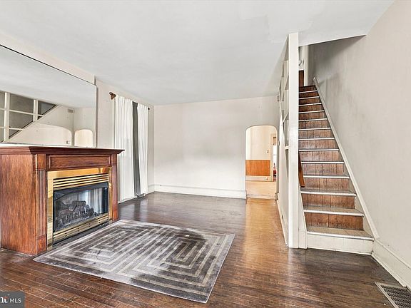 5th image of 59 W Logan St