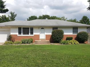 1415 Paradise Dr, Highland, IL 62249