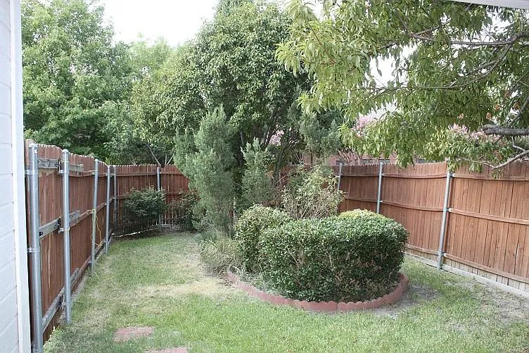 3037 Brookshire Dr — Photo 5
