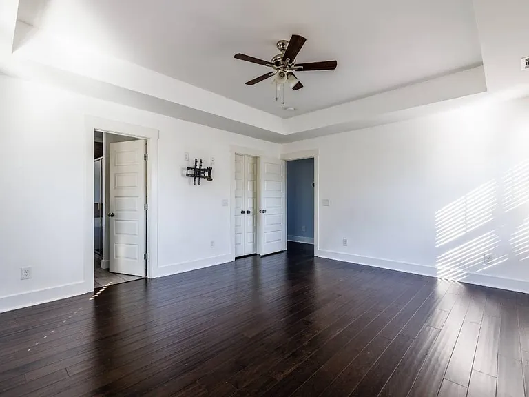 3409 Elkins Ave — Photo 8