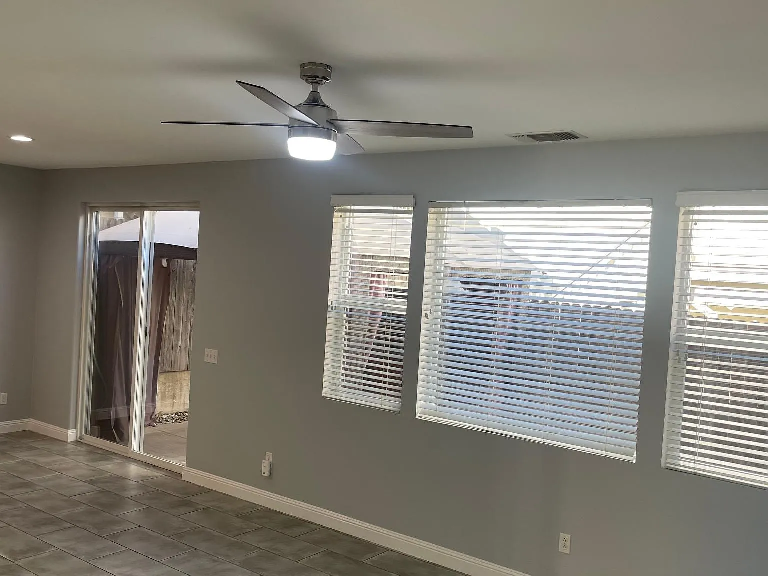 3 bed, 1468 sqft, $2,400 — Photo 3