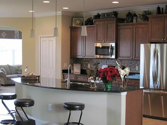 3rd image of 26701 Manassas Dr