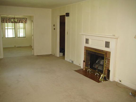 3rd image of 101 E South St