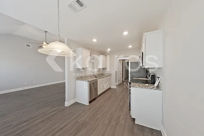 228 Western Red Cedar Dr — Photo 6