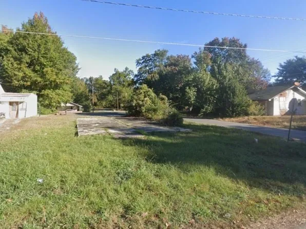 2001 W 16th Ave, Pine Bluff, AR 71603