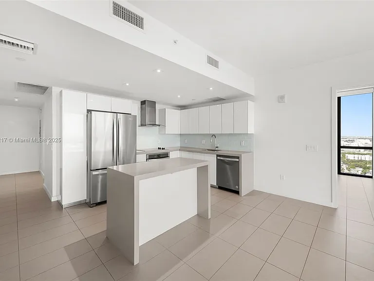 1600 NE 1st Ave #1500 — Photo 14