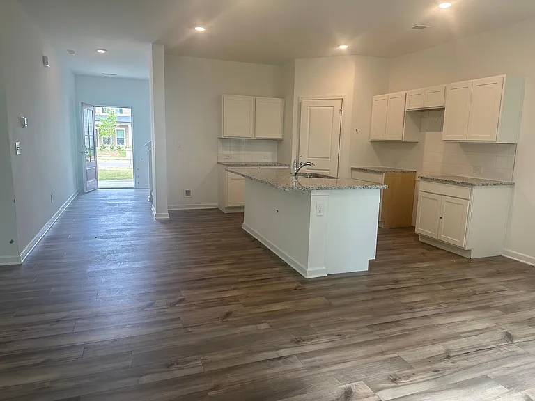 2058 Boxwood Cir — Photo 30