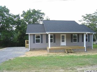 704 Lincoln Ave, Fort Payne, AL 35967