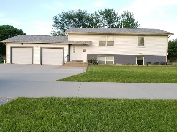 1050 1/2 S Jones Blvd, North Liberty, IA 52317