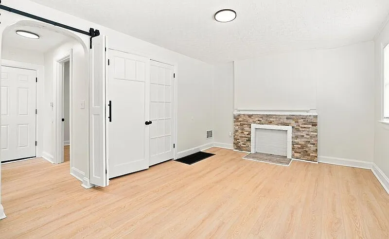 1 bed, 1.0 bath, $1,100 — Photo 4