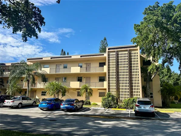 151 Berkley Rd APT 112, Hollywood, FL 33024