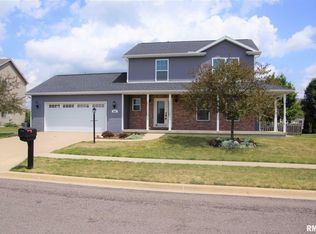 625 Agnes St, Washington, IL 61571