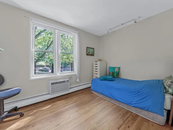 42-30 Douglaston Parkway image 12 of 27