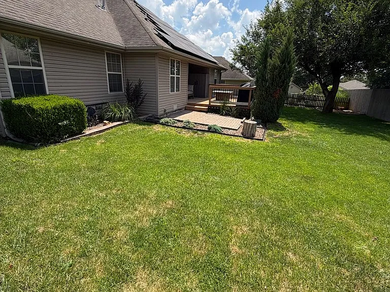 637 N Spout Spring St — Photo 23