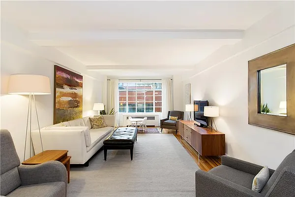 Sold by Private Client Realty | media 14