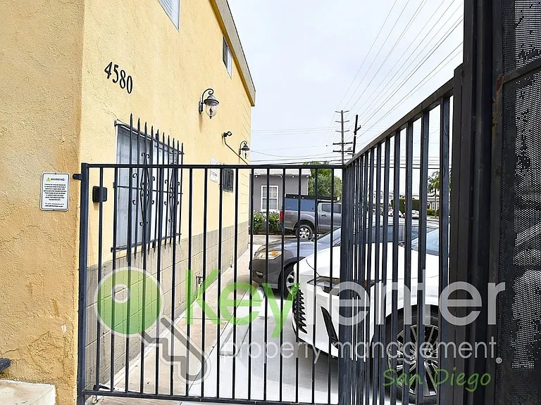4580 33rd St #6 — Photo 9