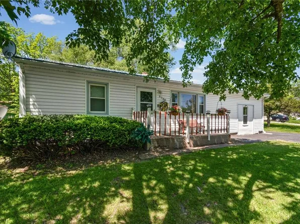 6700 River Rd, Pleasant Valley, MO 64068