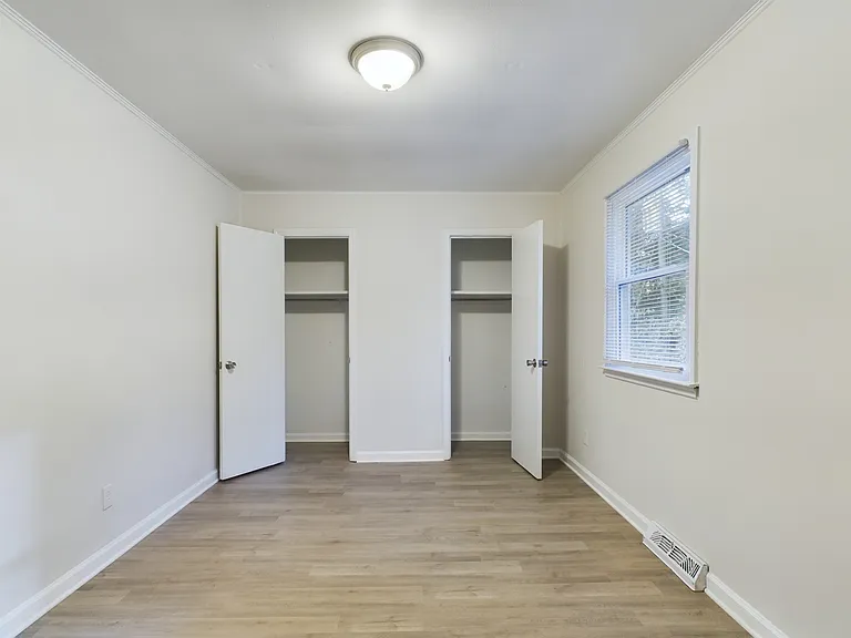 614 Eastview Ct #D — Photo 15