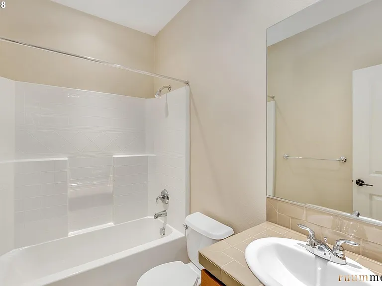 658 SW Rustica Ter — Photo 13