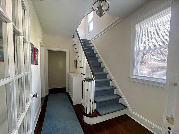 3rd image of 216 Maple Ave Floor 2