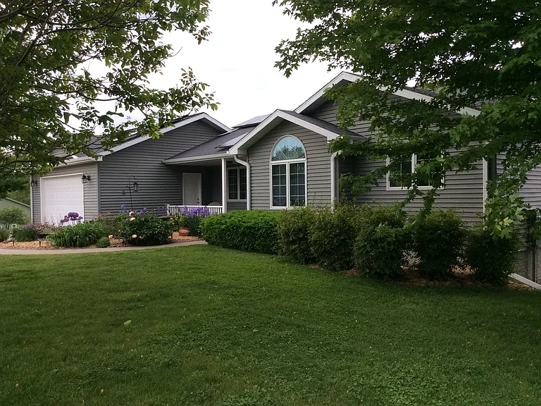 134 Delft Dr — Photo 3