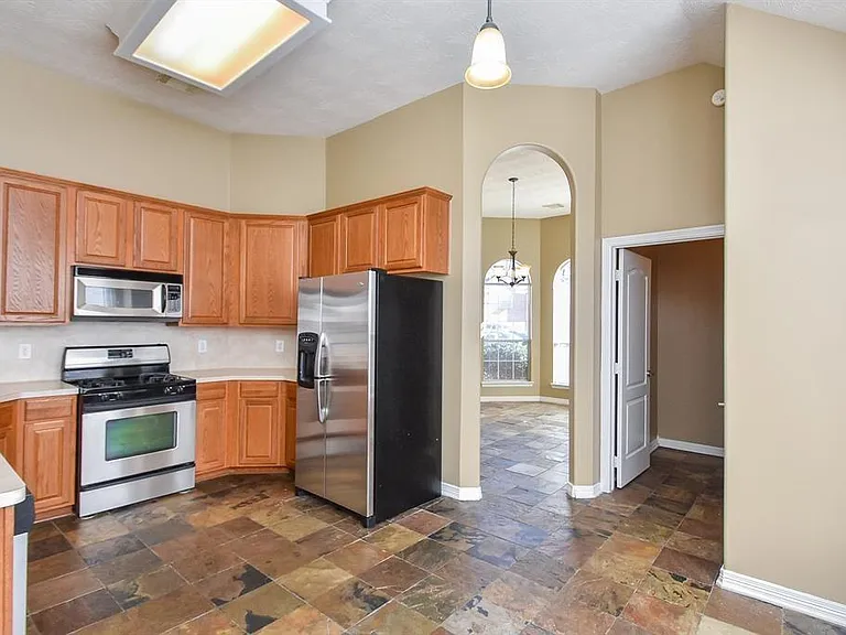 2811 Little Spring Cir — Photo 5