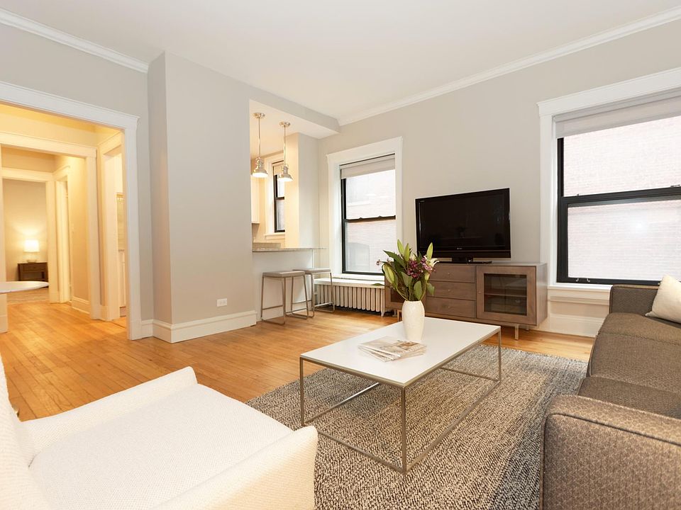 1st image of 323 W Fullerton Pkwy #506