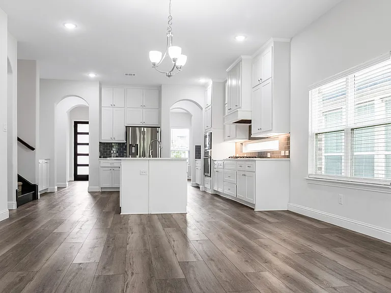 12569 Royal Oaks Ln — Photo 3