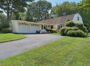 12 Clarkson Dr, Farmingville, NY 11738