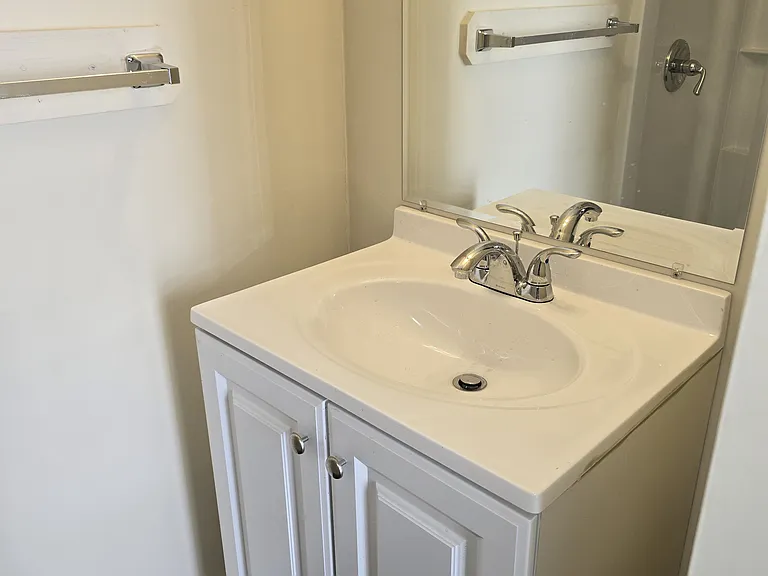 1144 Farmer St #B — Photo 4