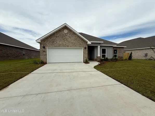 13440 Crane Dr, Vancleave, MS 39565