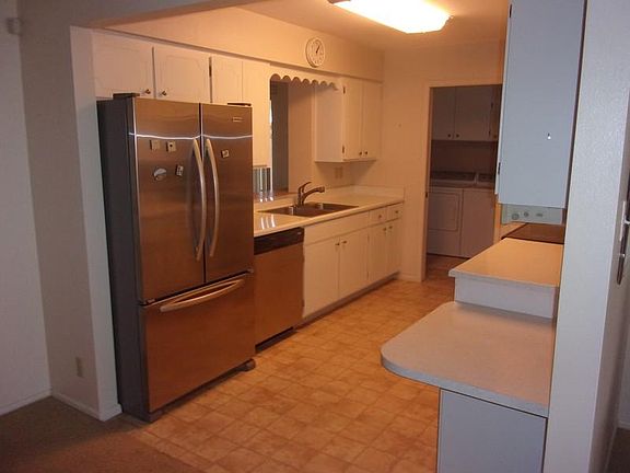 2nd image of 1017 S Roanoke