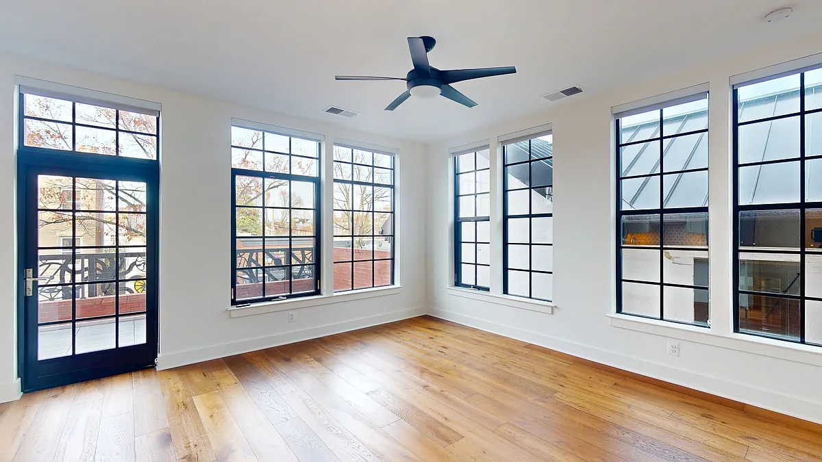 Building Photo - 1312 King St #207