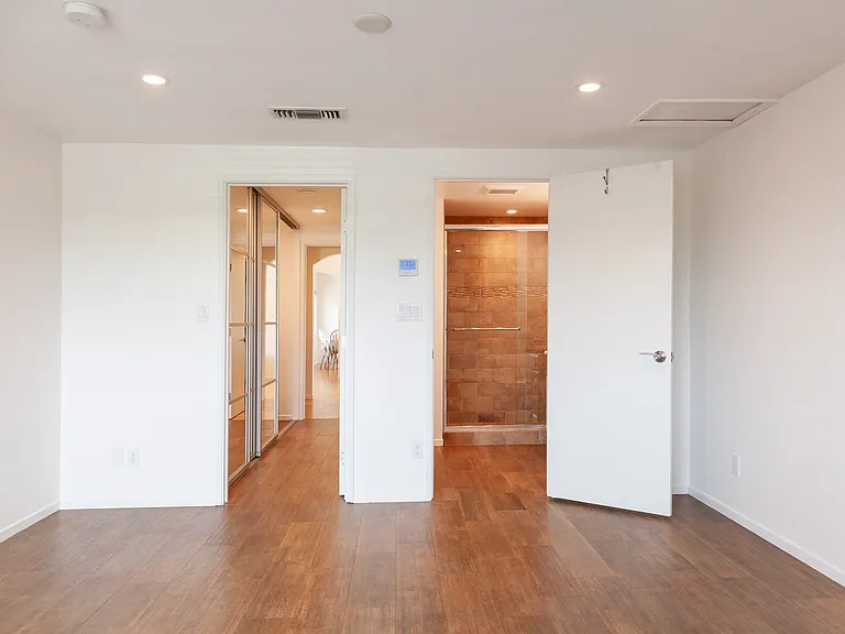 949 Eolus Ave #B — Photo 8