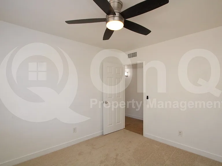 7849 W Hearn Rd — Photo 13