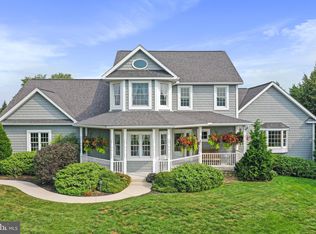6351 Medina Ridge Dr, Fayetteville, PA 17222
