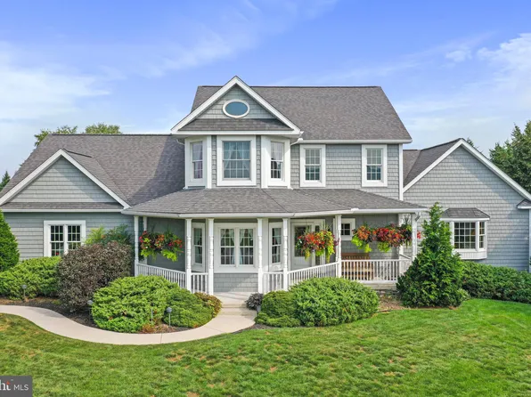 6351 Medina Ridge Dr, Fayetteville, PA 17222