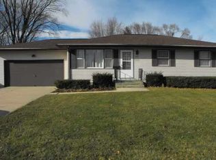 509 Washington St, Lena, IL 61048