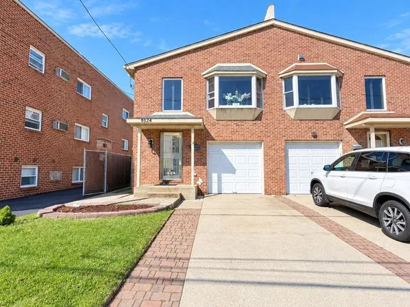 9524 Evans St, Philadelphia, PA 19115