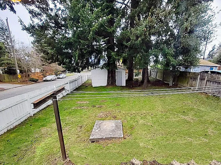 8857 37th Ave SW — Photo 3