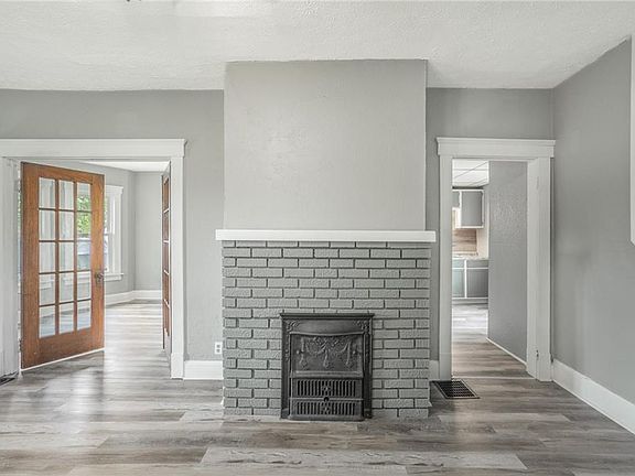 5th image of 3826 Fairmount Blvd NE