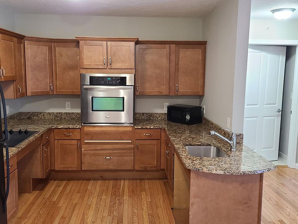 1st image of 793 Oak St #112