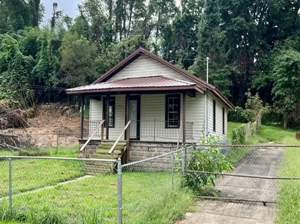 874 Vine St, Raceland, KY 41169