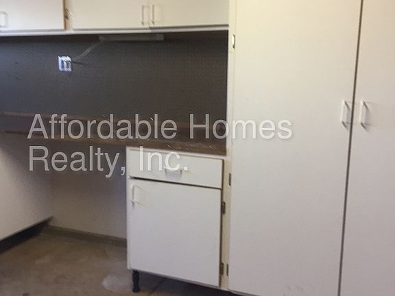 4th image of 2485 Meadowland Way