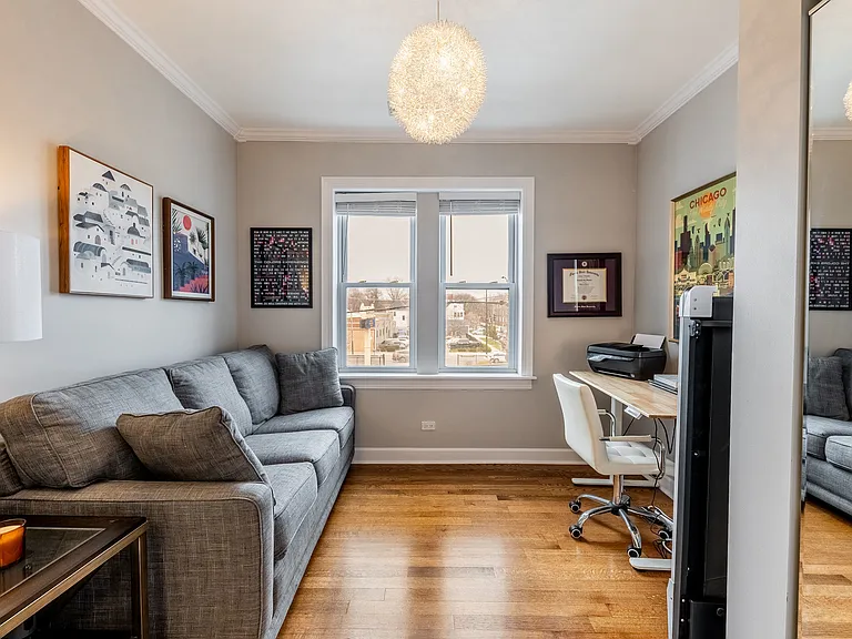 3214 W Berteau Ave #2 — Photo 7