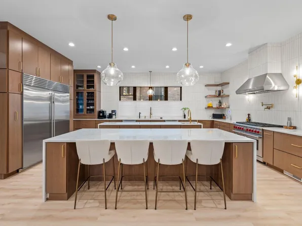 2409 North Terrace AVENUE, Milwaukee, WI 53202