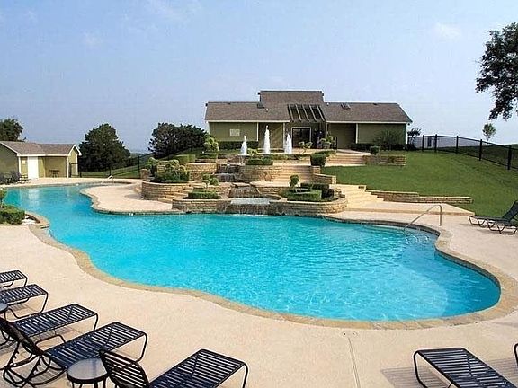 5th image of 16072 Faircrest Dr