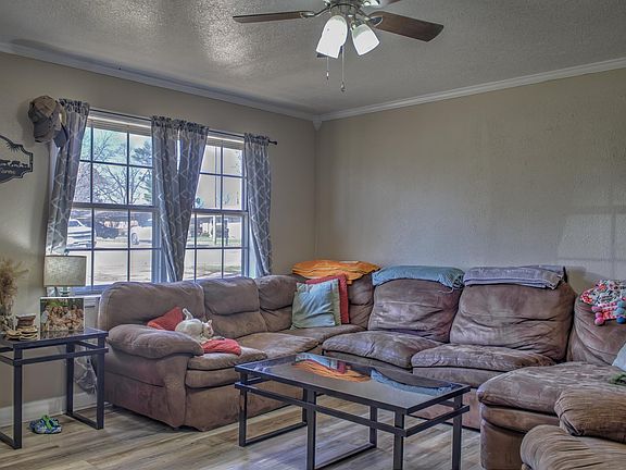 2nd image of 2217 Belle Aire Cir