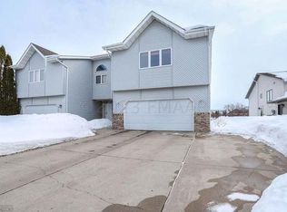 2422 26th St S, Fargo, ND 58103