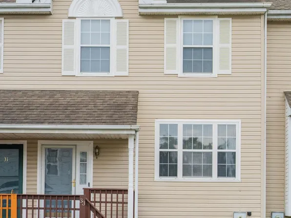 33 Auckland Dr, Newark, DE 19702